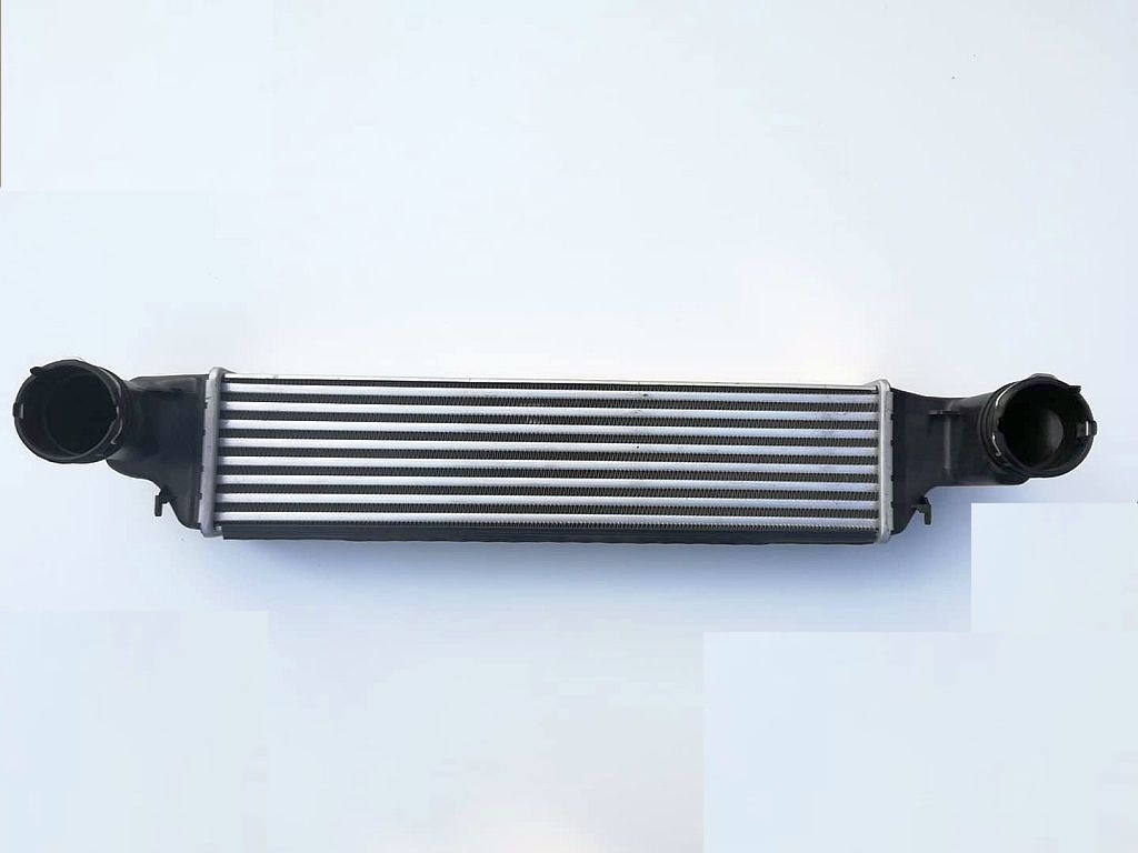 Chłodnica powietrza (Intercooler) SRLine X3 E83 04-11 2055J8-2