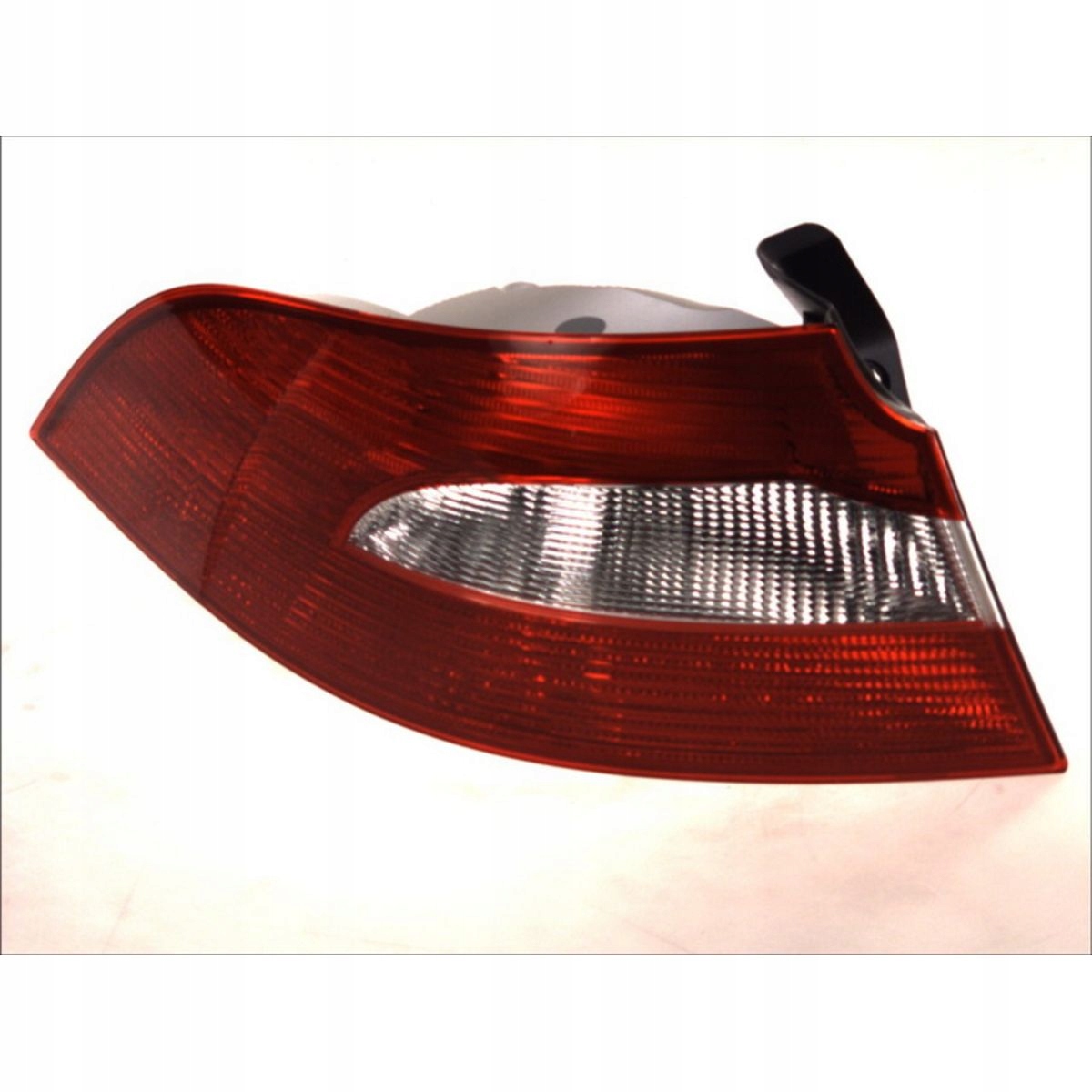 692687-S Lampa tylna lewa MAGNETI MARELLI SKODA SUPERB 3T 06.08-06.13 692687-S