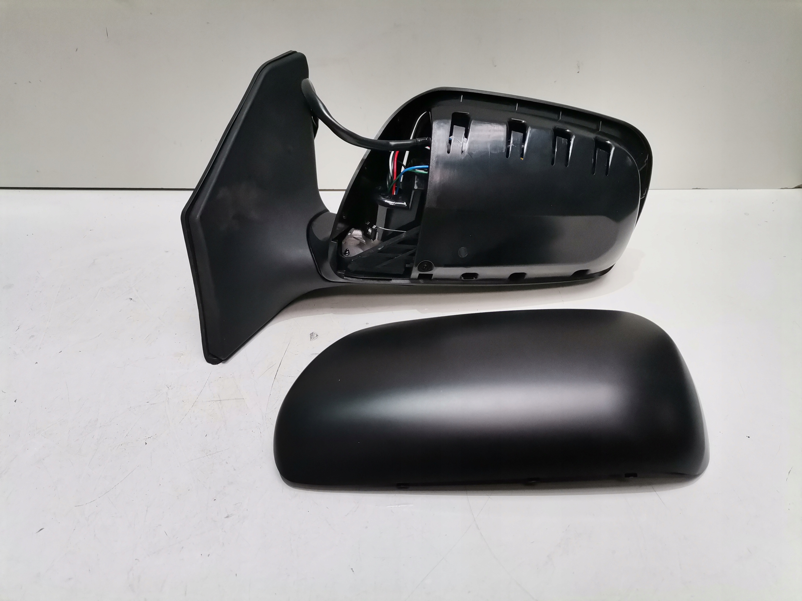 8125515M LUSTERKO ZEWNĘTRZNE LEWE TOYOTA AVENSIS, 03- 8125515M